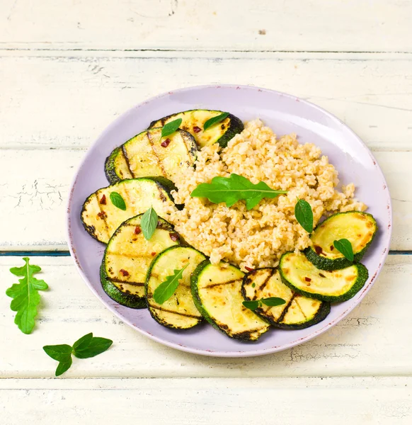 ızgara sebzeli bulgurun