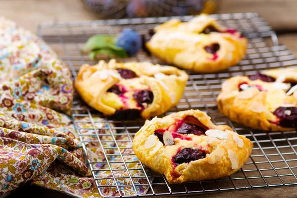 ev yapımı Erik pasta