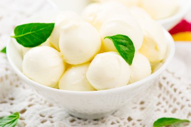 bir Mozzarella peyniri, taze peynir