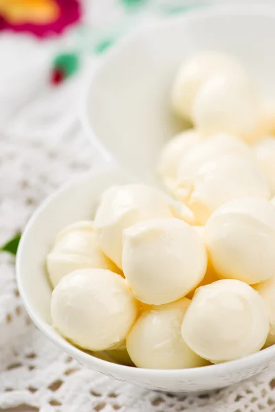 Fromage frais d'une mozzarella — Photo