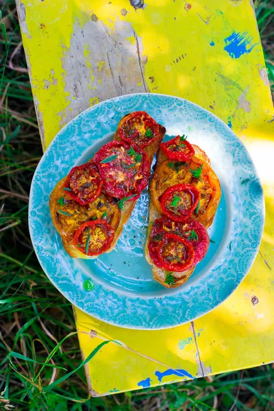 Bruschetta con tomate al horno —  Fotos de Stock