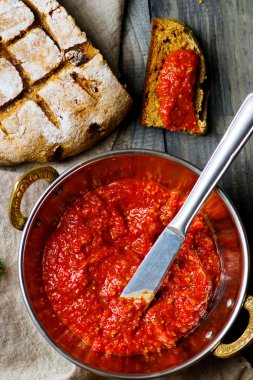 pişmiş tatlı biber yapıştırmak