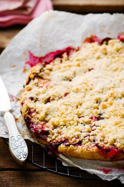 ev yapımı Erik pasta