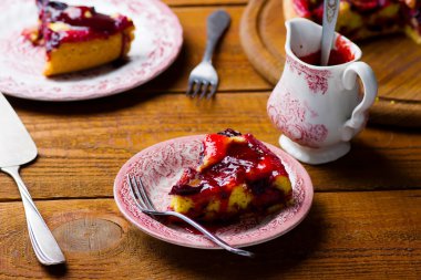 ev yapımı Erik pasta