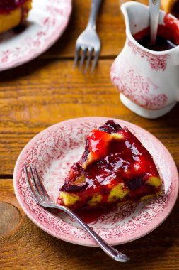 ev yapımı Erik pasta