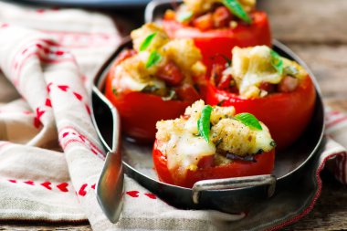 doldurulmuş domates fırında