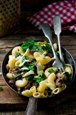 makarna ile swiss chard