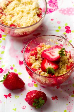 mikrodalga fırında hazırlanmış kupa kek