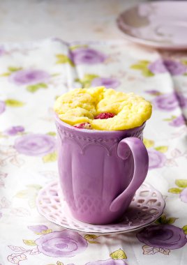 mikrodalga fırında hazırlanmış kupa kek