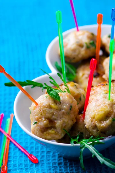 Meatbolls on skewers — Stock Photo, Image