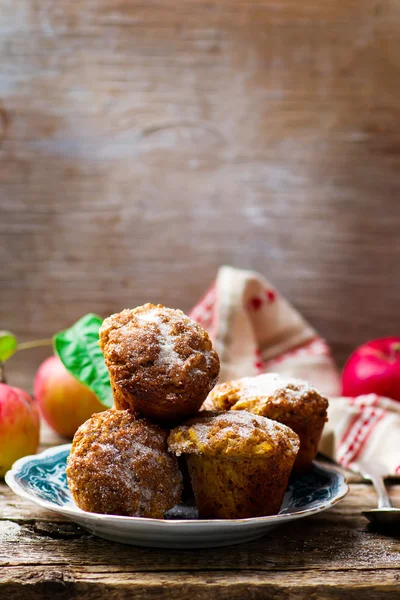 Muffin con mele e fiocchi d'avena — Foto Stock