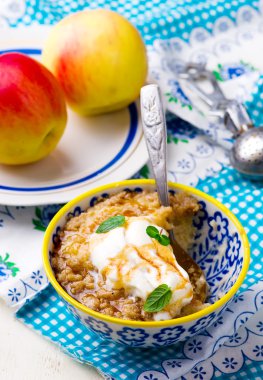  mikrodalga fırında hazırlanmış kupa kek 