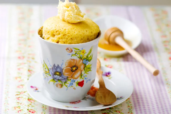 Bolo de caneca preparado em microondas — Fotografia de Stock