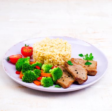  Bulgur ve sebze biftek