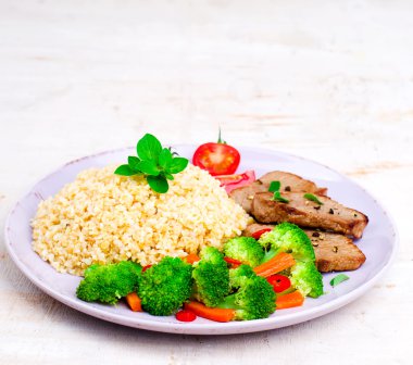  Bulgur ve sebze biftek