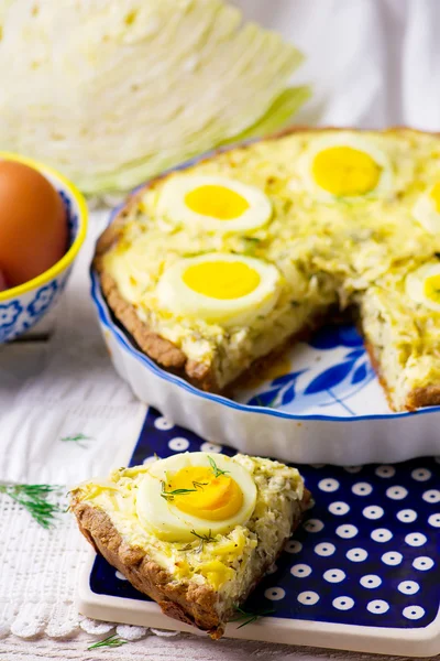 Quiche met kool en eieren — Stockfoto