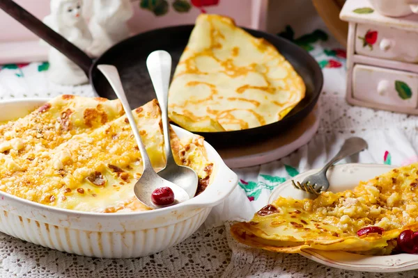 Pannenkoeken met kers — Stockfoto