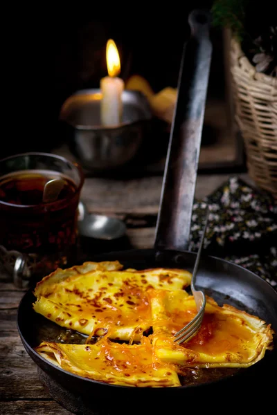 Pannkakor med apelsinsås — Stockfoto