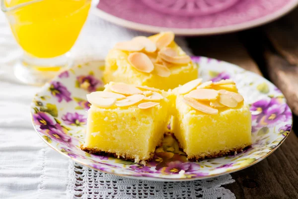 カッテージ チーズのセモリナ粉のケーキ — ストック写真