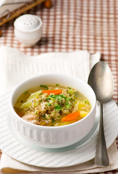 Sup ayam dengan jelai groat — Stok Foto