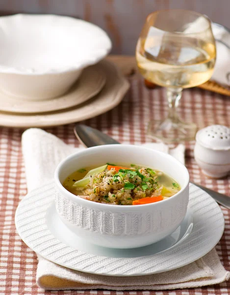 Zuppa di pollo con semola d'orzo — Foto Stock