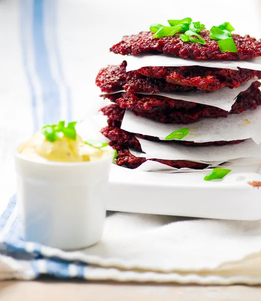 Betor fritters med sås — Stockfoto