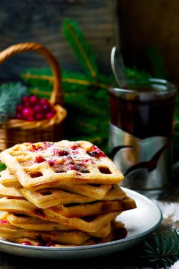 kepek ve kızılcık ile waffle