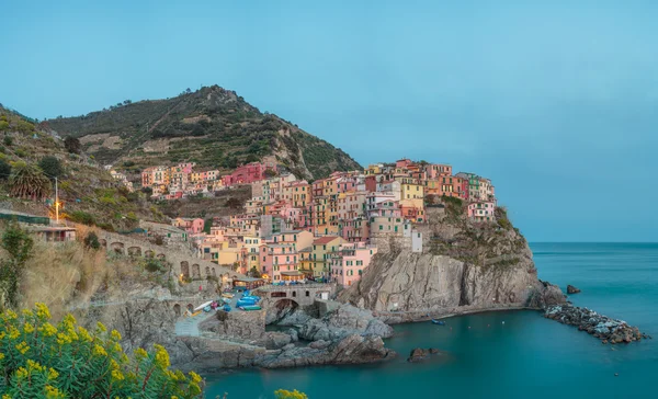 Манарола является одним из старейших и самых красивых городов в Cinque Terre, Италия — стоковое фото