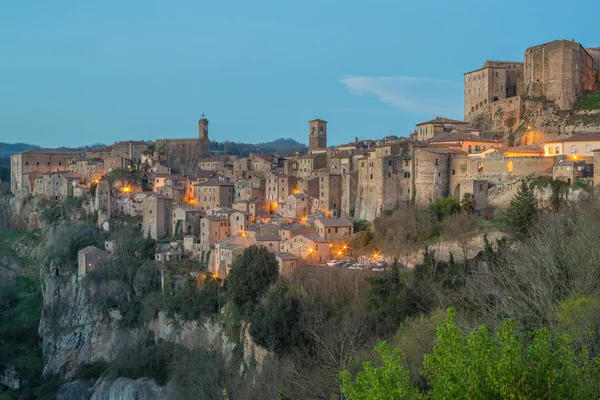 Sorano - ηφαιστειακή τέφρα ετρουσκική πόλη, Ιταλία — Φωτογραφία Αρχείου