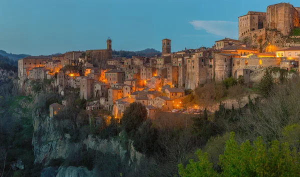 Sorano - ηφαιστειακή τέφρα ετρουσκική πόλη, Ιταλία — Φωτογραφία Αρχείου