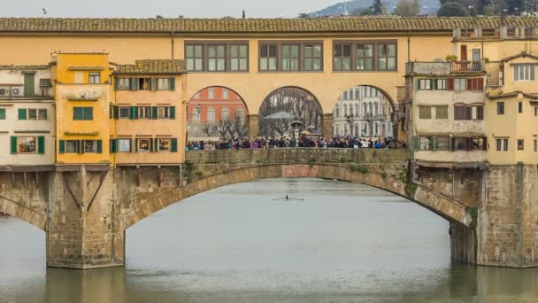 イタリア・フィレンツェのヴェッキオ橋 — ストック動画