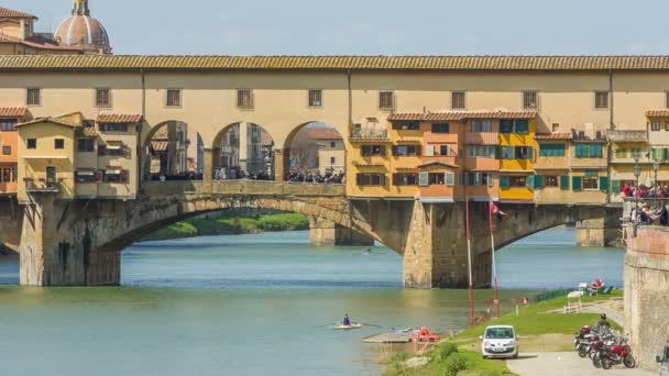 イタリア・フィレンツェのヴェッキオ橋 — ストック動画