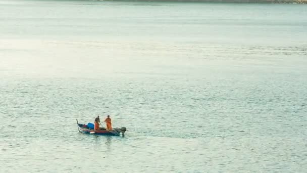 Pêcheurs italiens au coucher du soleil — Video