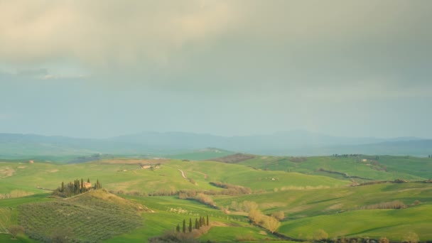 イタリアにあるトスカーナのなだらかな丘陵のビュー — ストック動画