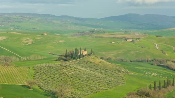 イタリアにあるトスカーナのなだらかな丘陵のビュー — ストック動画