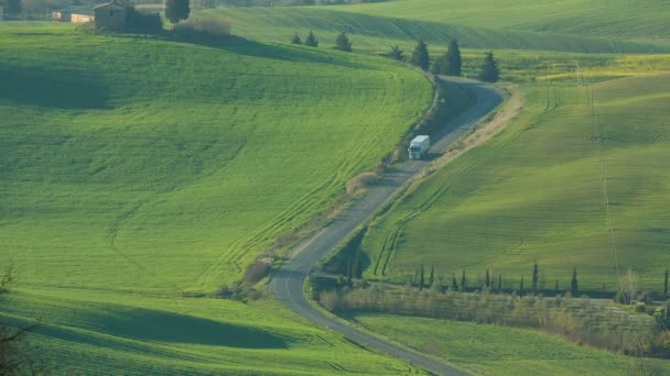 Uitzicht op de glooiende heuvels van Toscane, Italië — Stockvideo