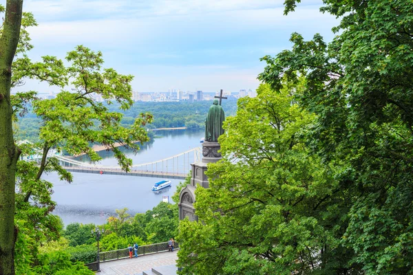 Vista al río Dnipro desde la estatua de San Volodymyr, Ucrania — Foto de Stock