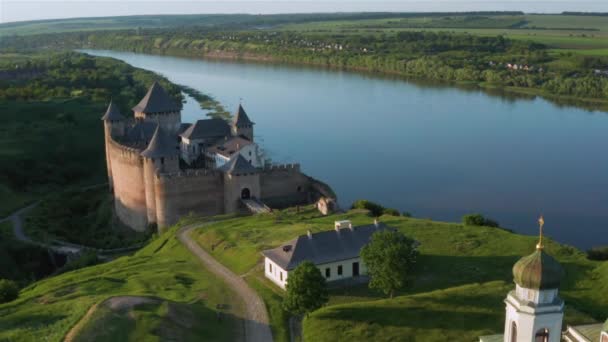 Vue Aérienne Coucher Soleil Forteresse Khotyn Rivière Dniester Est Visible — Video