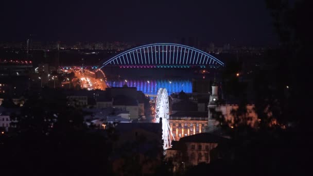 Wieczorny Widok Most Podolski Rzekę Dniepr Diabelski Młyn Placu Kontraktova — Wideo stockowe