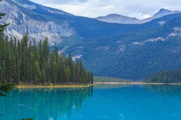 Kvällen på Emerald Lake — Stockfoto