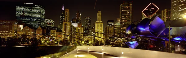Downtown chicago på natten — Stockfoto