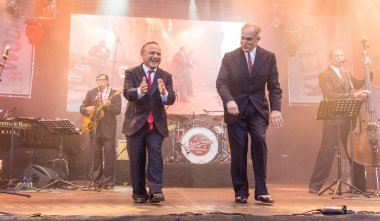 Kiel, Almanya - Haziran 18 ve 2016: Müzisyen ve aktör Ulrich Tukur, Kieler Woche 2016 sırasında Rathaus Sahnesi 'nde 