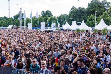 Kiel, Almanya - 21 Haziran 2016: 2016 Kieler Haftası sırasında Kuzey İrlanda Futbol Maçı Kamu Gösterimi - Almanya 