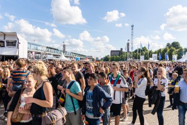 Kiel, Almanya - 21 Haziran 2016: 2016 Kieler Haftası sırasında Kuzey İrlanda Futbol Maçı Kamu Gösterimi - Almanya 
