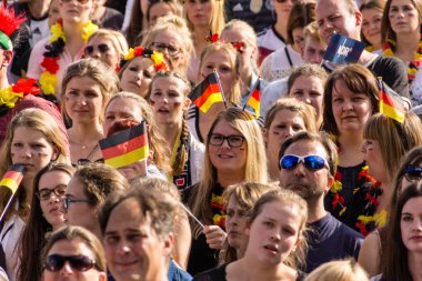 Kiel, Almanya - 21 Haziran 2016: 2016 Kieler Haftası sırasında Kuzey İrlanda Futbol Maçı Kamu Gösterimi - Almanya 