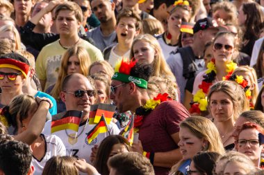 Kiel, Almanya - 21 Haziran 2016: 2016 Kieler Haftası sırasında Kuzey İrlanda Futbol Maçı Kamu Gösterimi - Almanya 