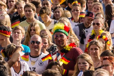 Kiel, Almanya - 21 Haziran 2016: 2016 Kieler Haftası sırasında Kuzey İrlanda Futbol Maçı Kamu Gösterimi - Almanya 