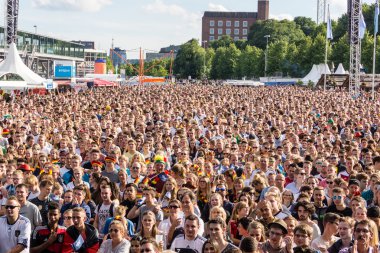 Kiel, Almanya - 21 Haziran 2016: 2016 Kieler Haftası sırasında Kuzey İrlanda Futbol Maçı Kamu Gösterimi - Almanya 