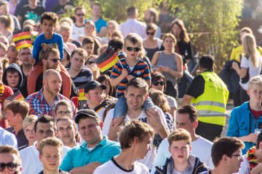 Kiel, Almanya - 21 Haziran 2016: 2016 Kieler Haftası sırasında Kuzey İrlanda Futbol Maçı Kamu Gösterimi - Almanya 