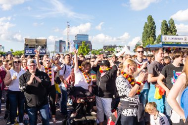 Kiel, Almanya - 21 Haziran 2016: 2016 Kieler Haftası sırasında Kuzey İrlanda Futbol Maçı Kamu Gösterimi - Almanya 